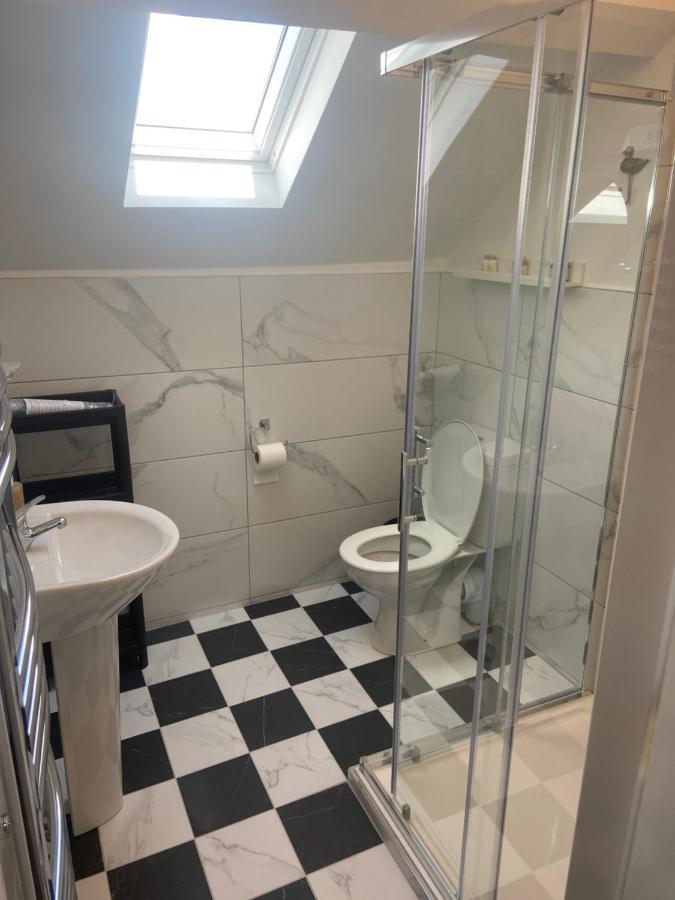 לינה וארוחת בוקר דינגל Adams Townhouse מראה חיצוני תמונה